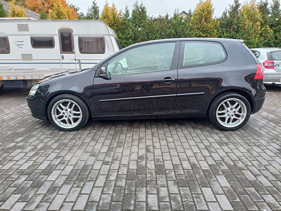 Volkswagen Golf V 1.9 TDI 105 KM – Klimatronik, Navi, Kamera cofania