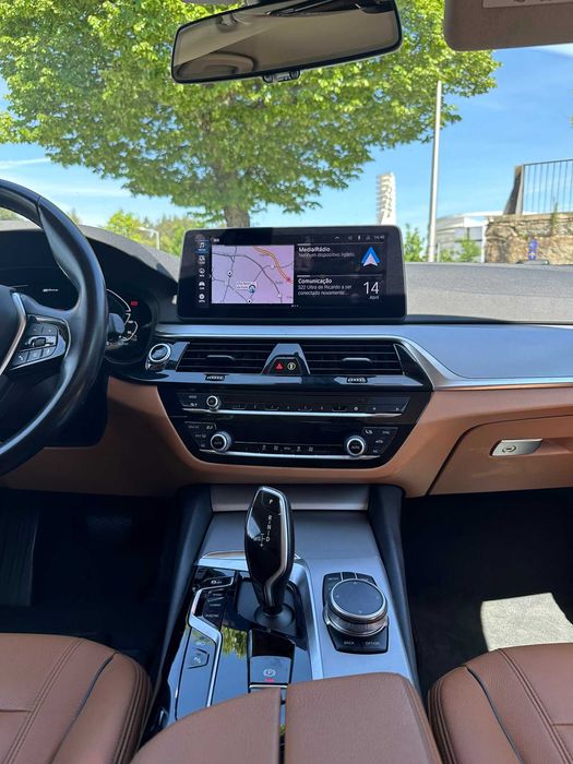 BMW 530e Line Luxury - Último Modelo