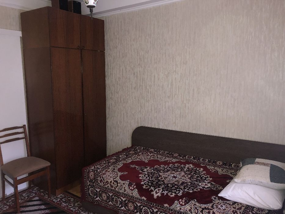 комната в 2к.кв., мебель, техника, пешком м.Академгородок, Житомирская