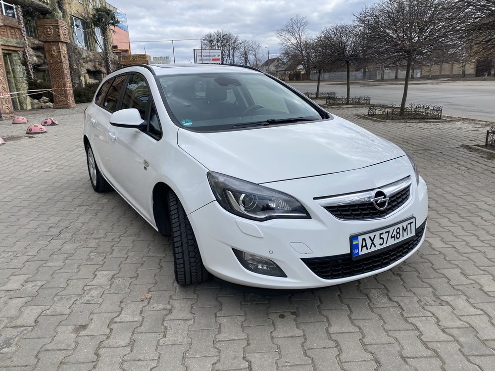 Opel Astra J Sport 1.7 Turbo Diesel