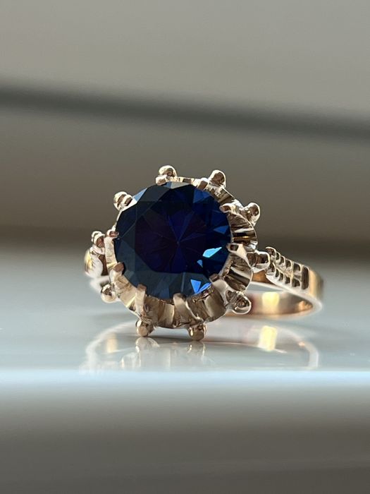 Золотое кольцо СССР. Сапфир. Золота каблучка радянська