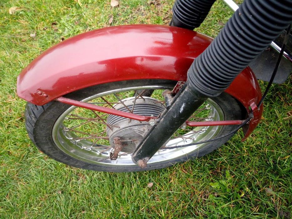 Колесо в збори ява R 18 обліцовка двигун в роботі запчастини любі