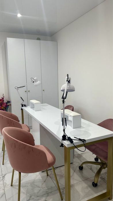 Оренда для майстрів (Кушетка/манікюрний стіл)