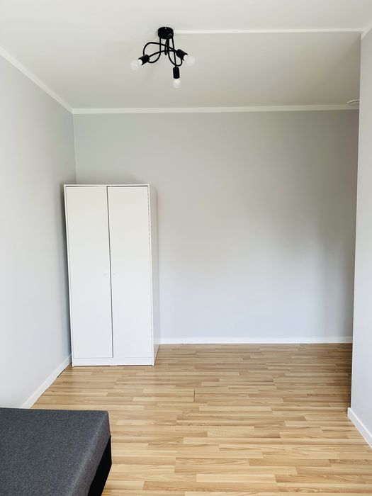 Pokój jednoosobowy z balkonem na wynajem! Centrum Michałowice WKD