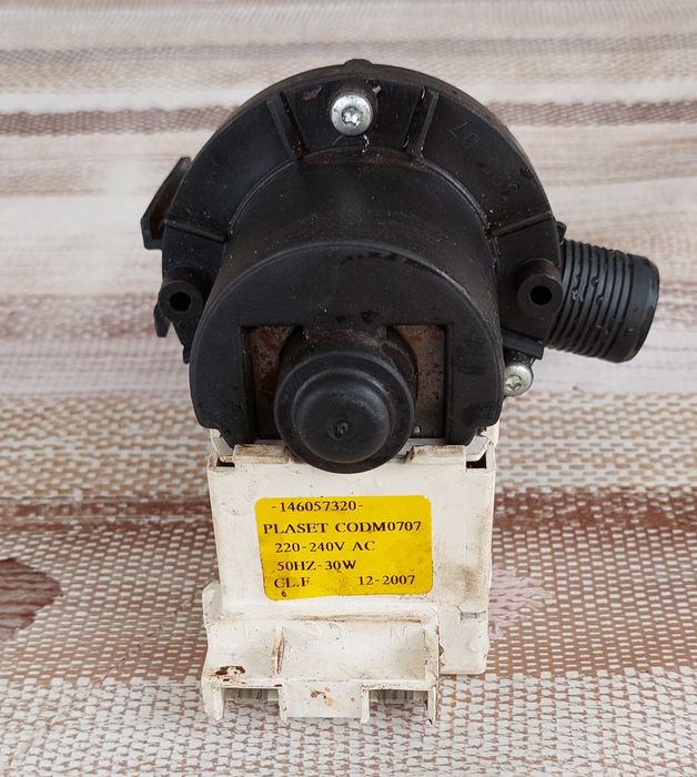 Насос помпа на пральну машину зануссі.