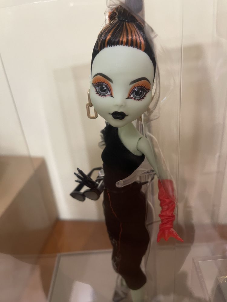 Monster high Electra Melody off-white