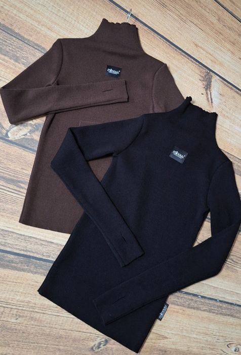 Golf prazek Minouu z wycięciem na kciuk wiskoza