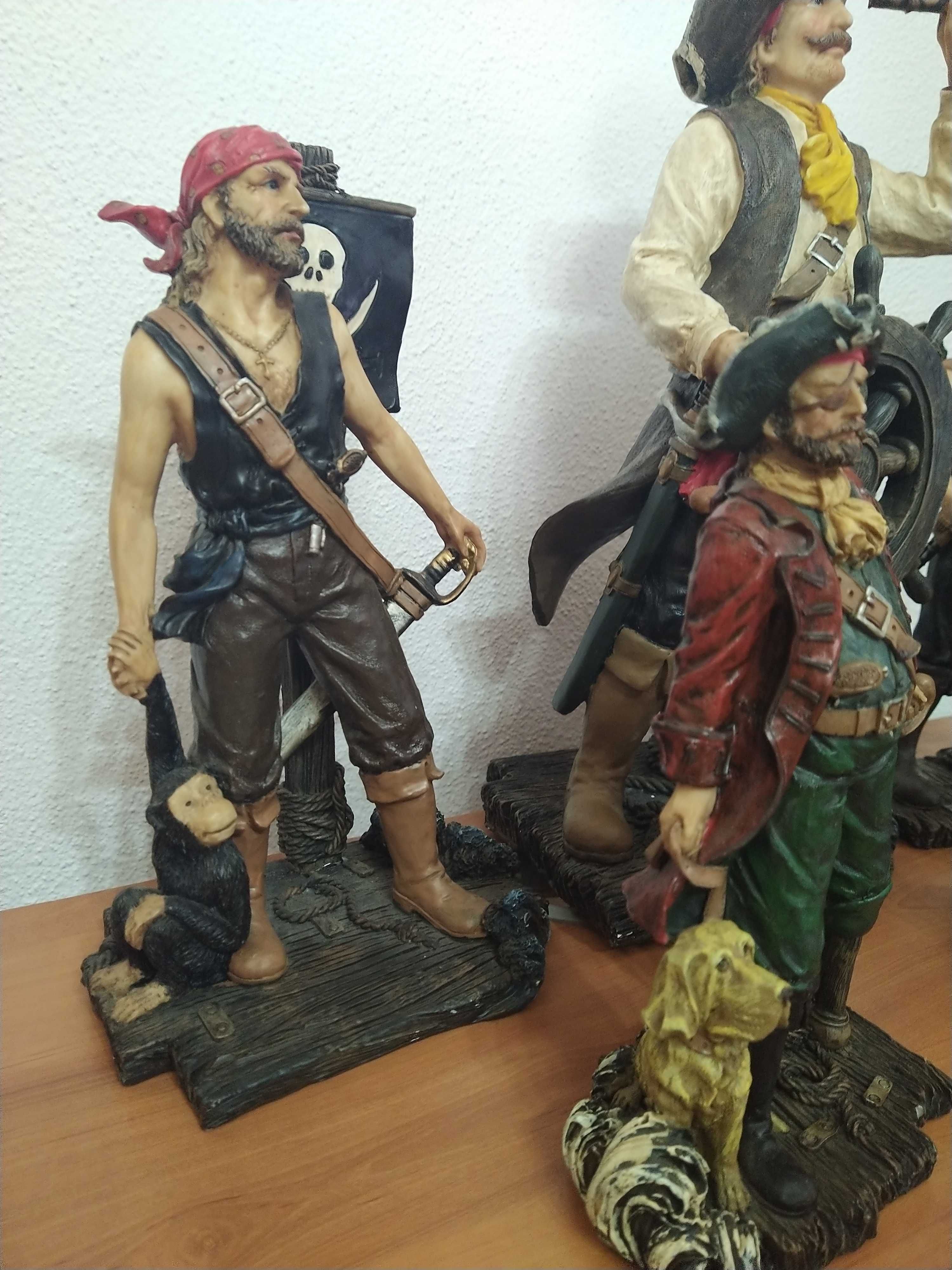 Piratas em marfinite