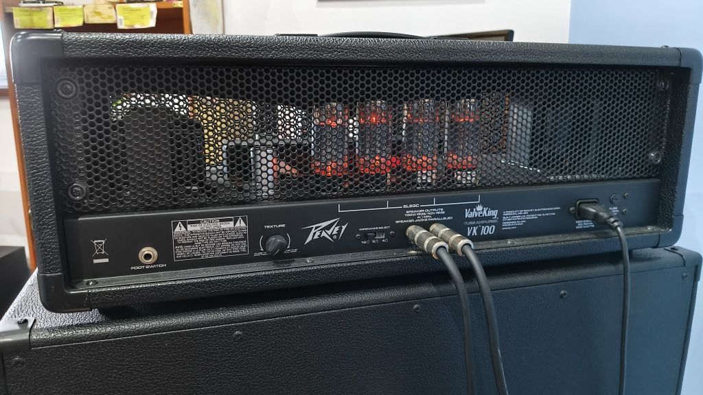 Amplificador + Coluna Peavey VK 100