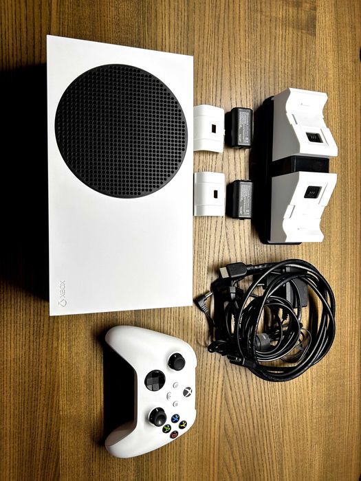 Ігрова консоль Microsoft Xbox Series S 512GB + докстанція