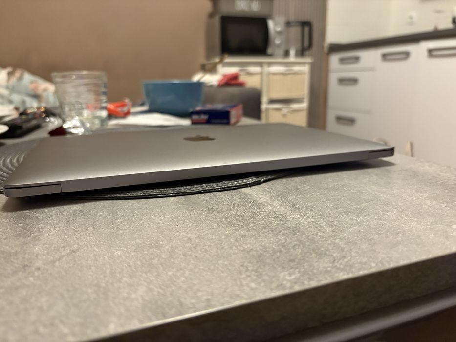 Macbook 13 pro srebrny