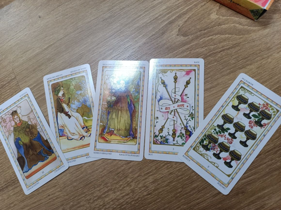 Zestaw książek ezoteryka duchowość wróżbiarstwo  tarot