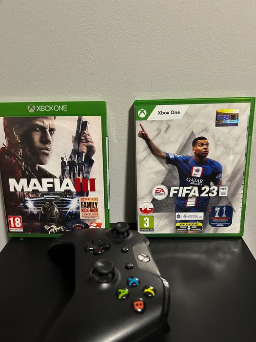 Xbox one x ( 2 Gry+Pad )