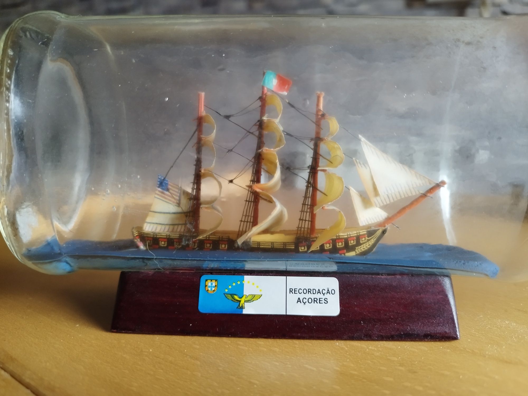 Garrafa com barco - recordação dos Açores