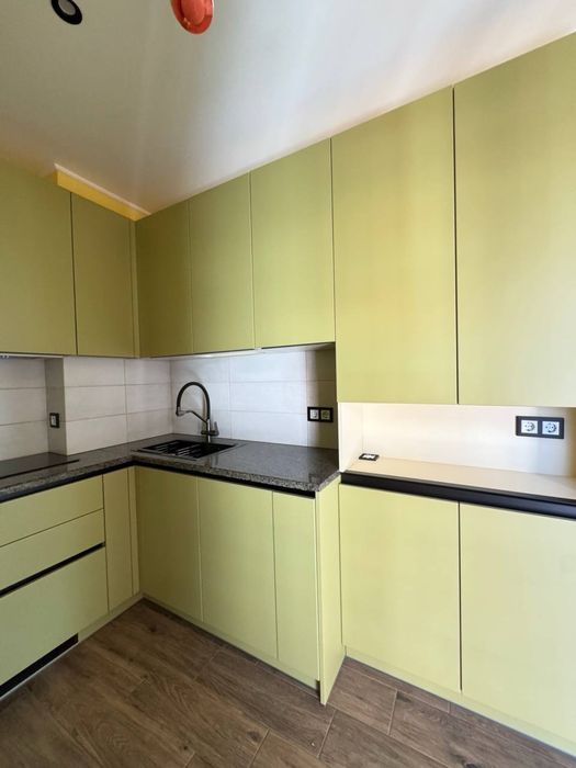 здається в оренду квартира-студія біля ЗУНУ