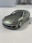 Model Porsche Panamera S Hybrid 1/43 Minichamps j Norev Bburago Maisto