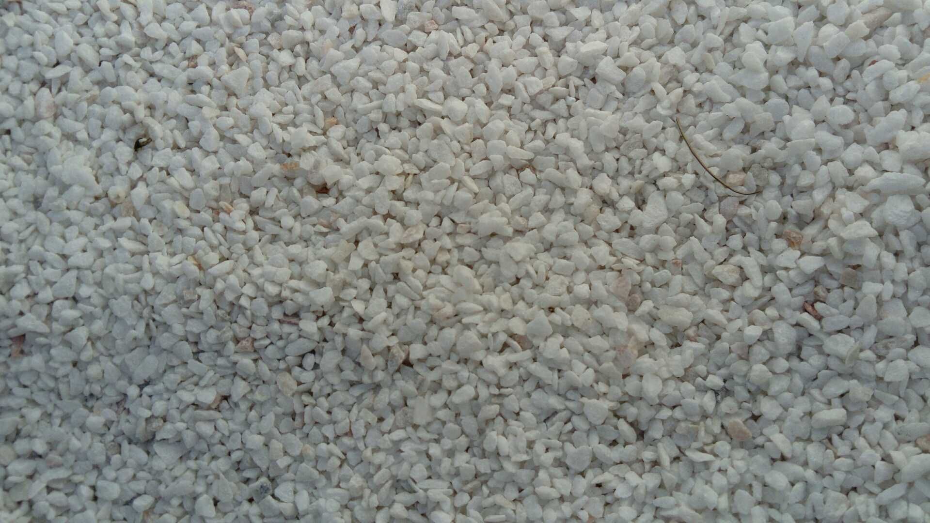 Brita Branco para Decoração de jardins; 130€/T