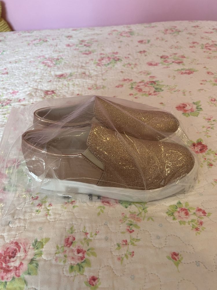 Nowe buty półbuty wsuwane Deezee r. 39 błyszczące