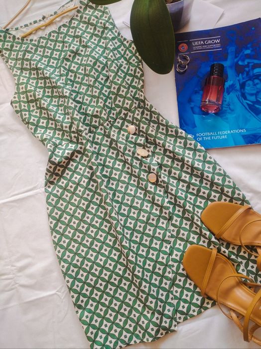 Ніжна,та легенька  сукня.S