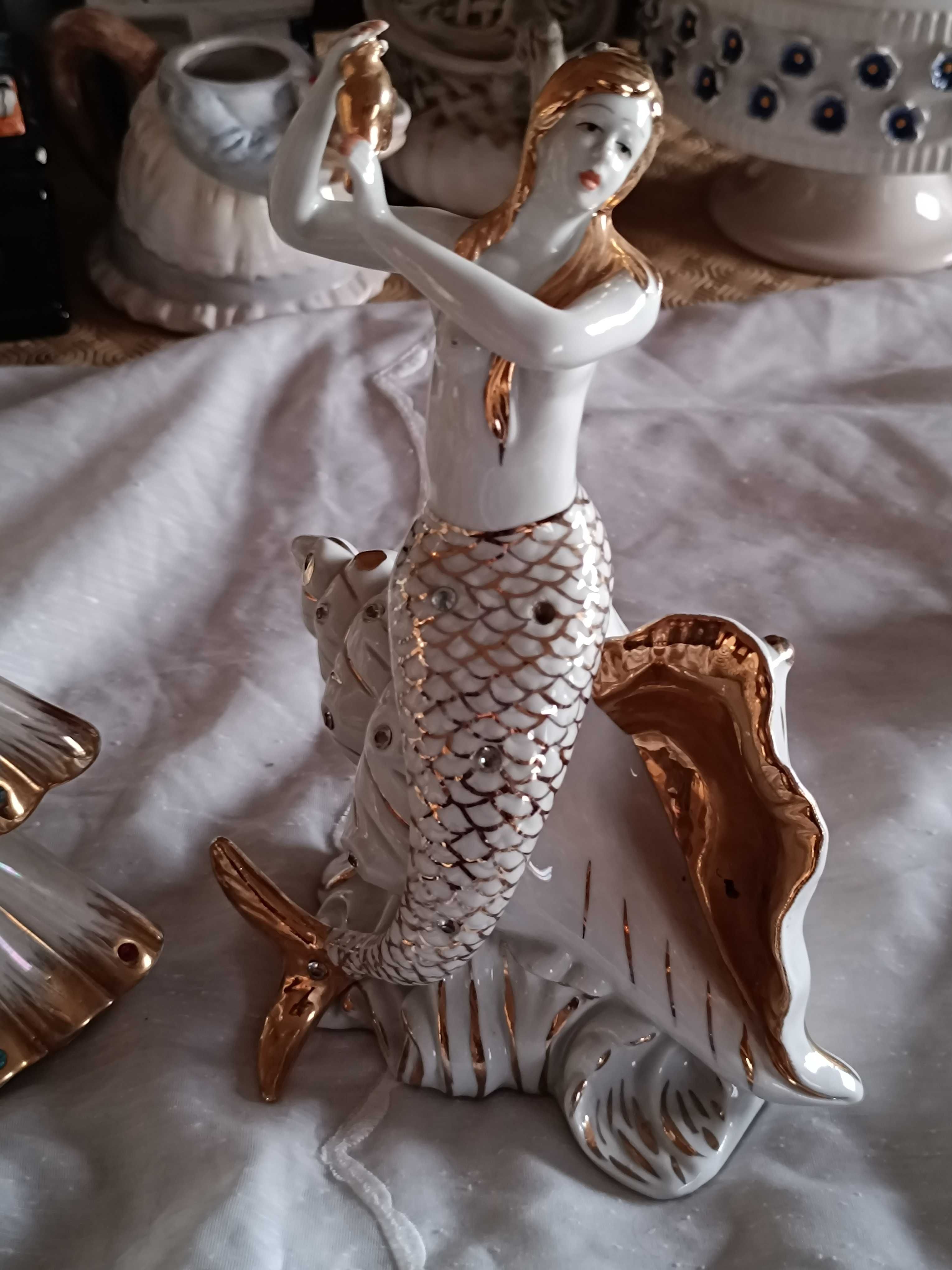 2 Estatuetas femininas vintage lindíssimas