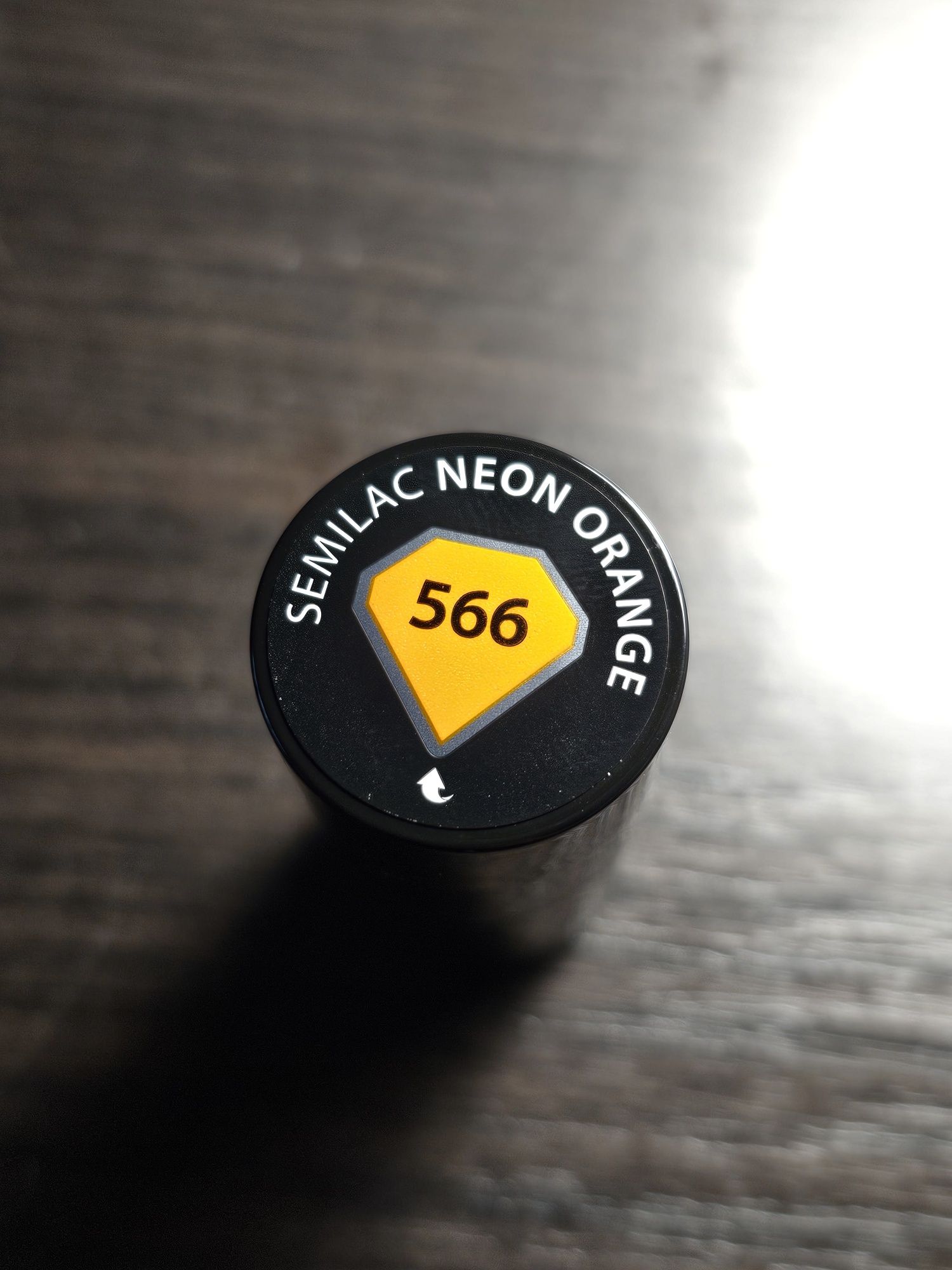 Semilac - Neon Orange 566, lakier hybrydowy do paznokci. Pomarańczowy