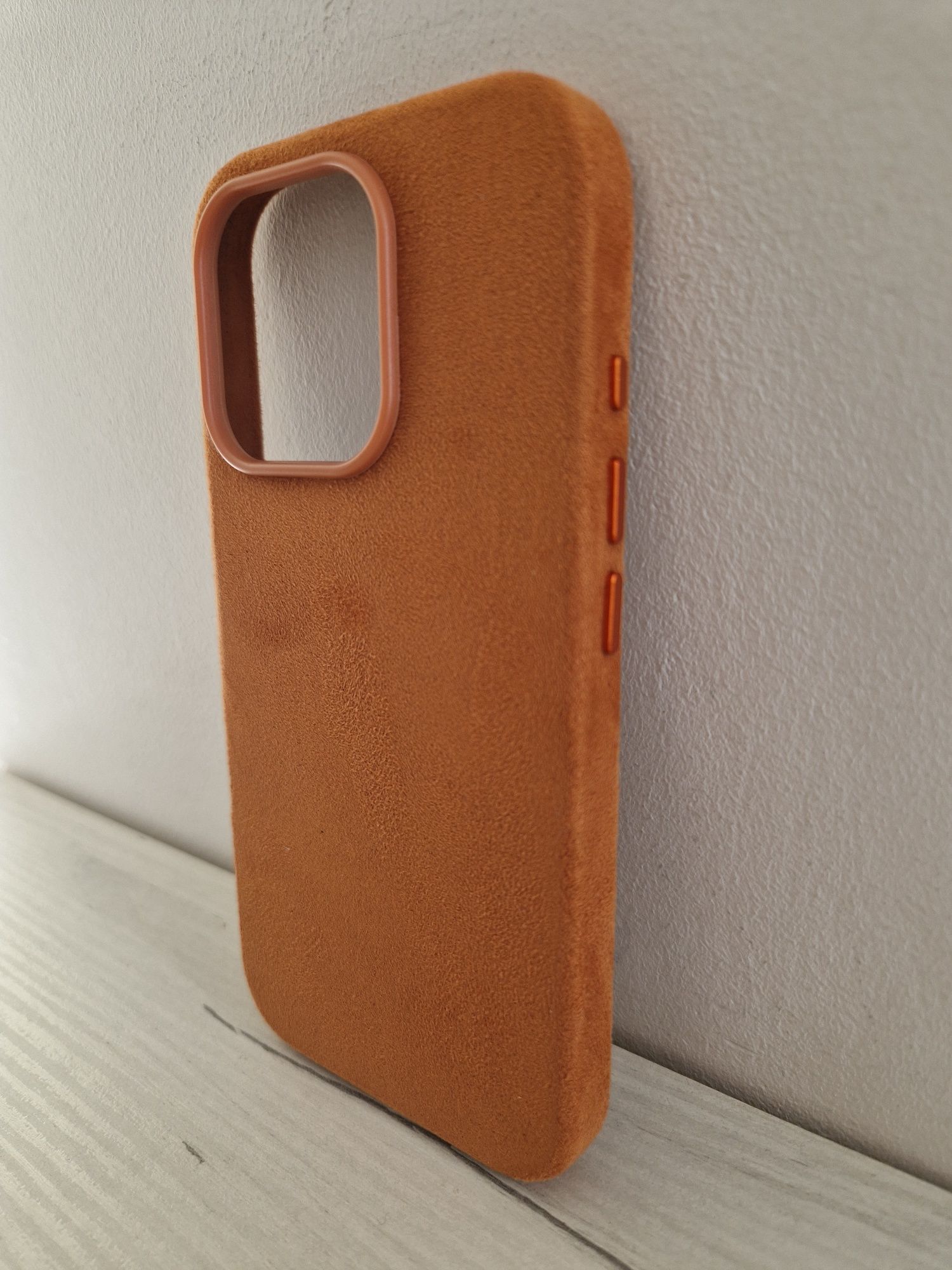 Alcane Magsafe Case do Iphone 16 Pro Brązowy