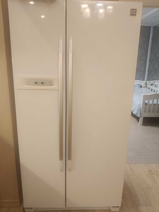 Холодильник side by side Daewoo