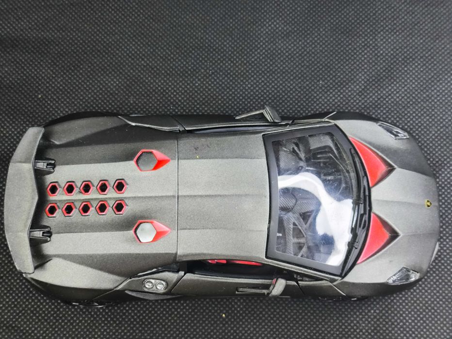Модель Lamborghini Sesto Elemento Bburago 1/24