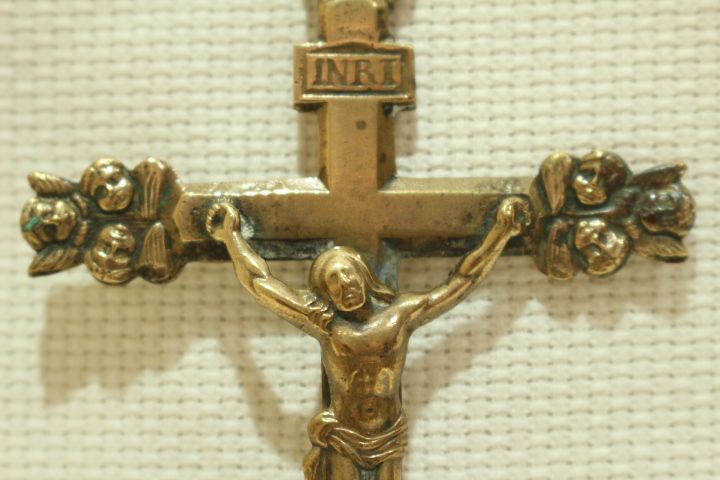 Crucifixo em Bronze com Anjos Querubim 13 cm