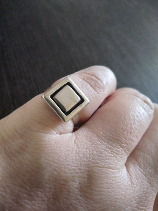 Srebrny pierścionek