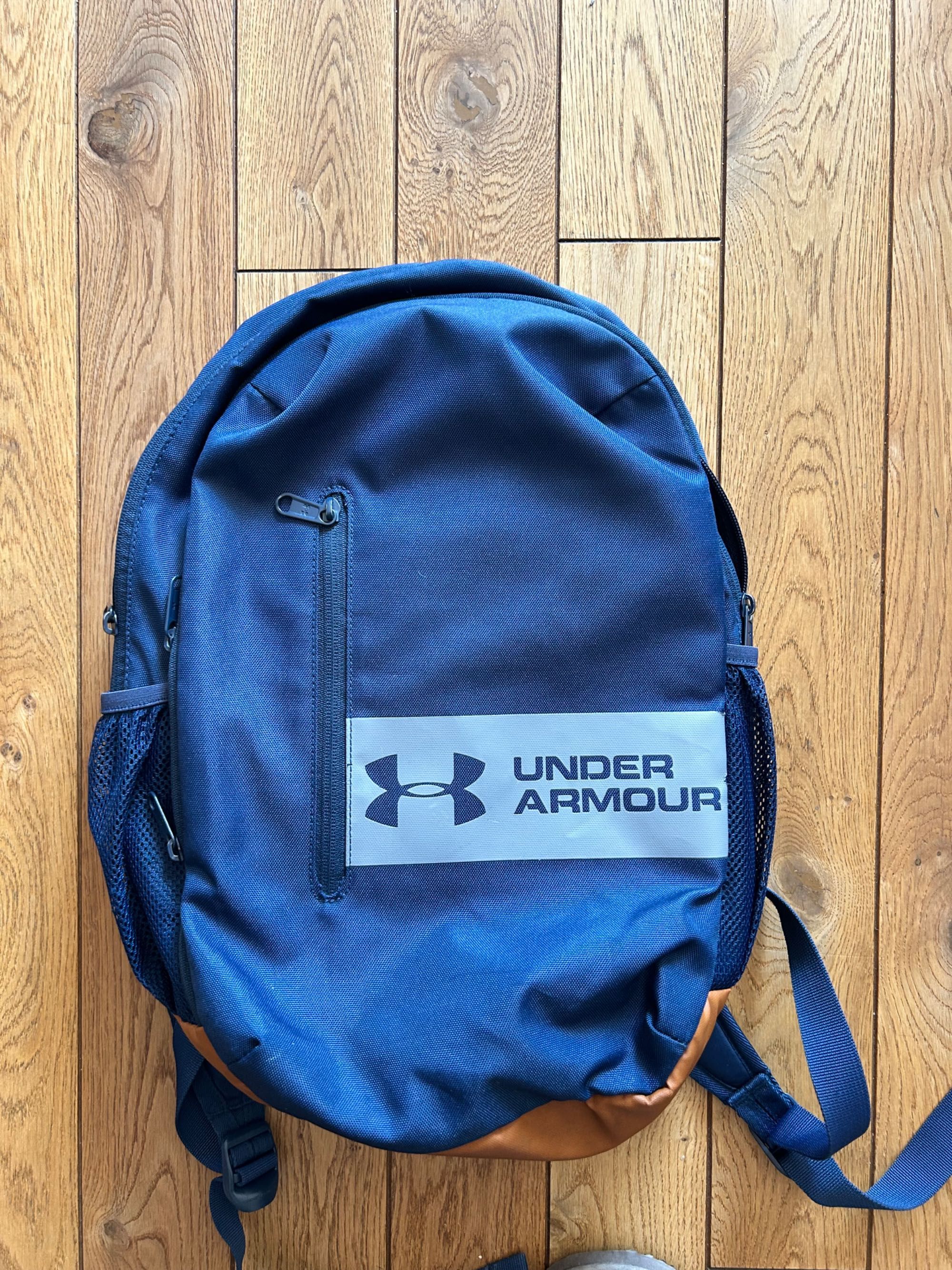 Plecak sportowy Under Armour bardzo dobry stan