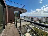 Penthouse T2 com Piscina Privada no Rooftop – São Martinho