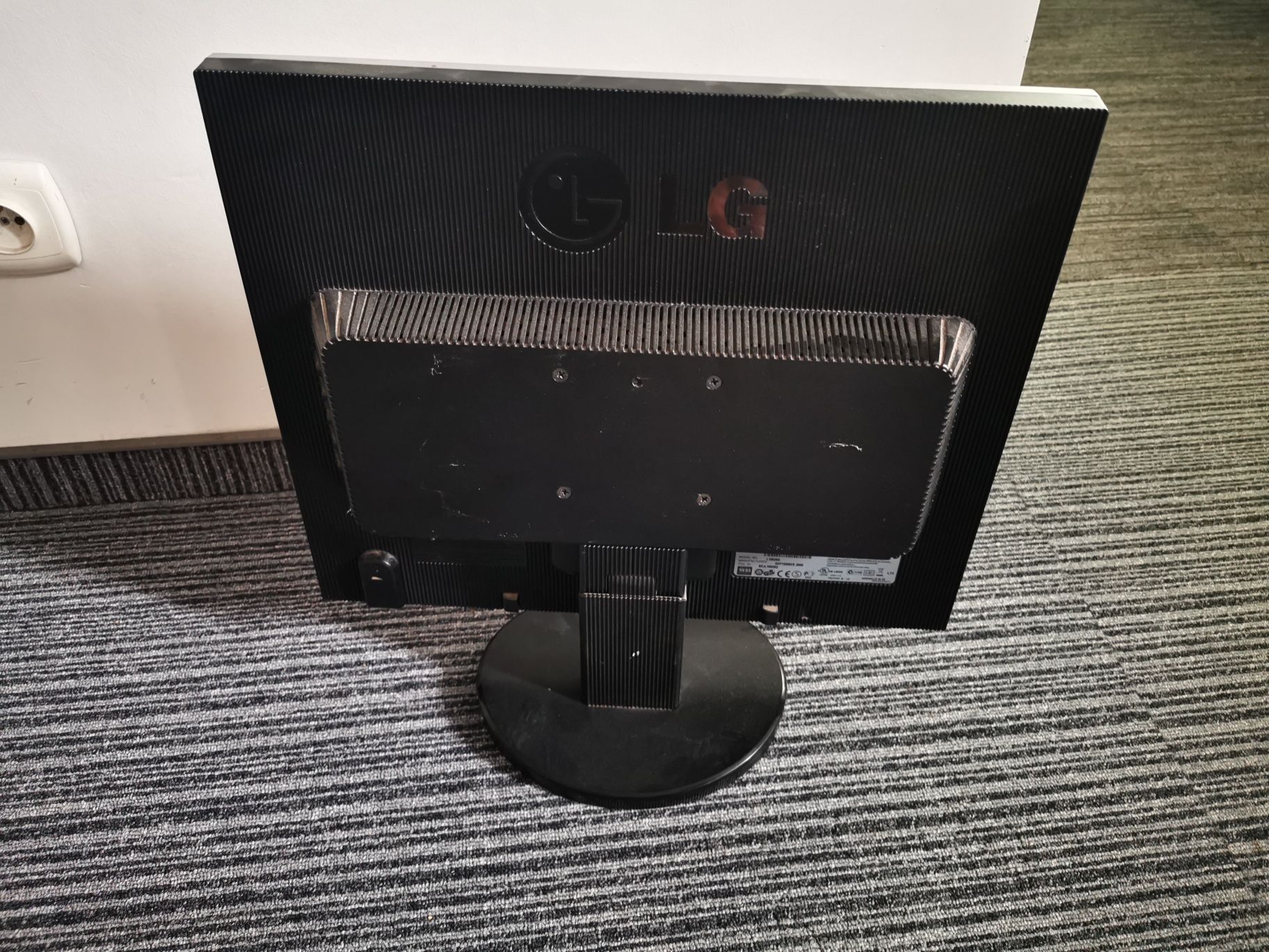 Monitor flatron 19 cali