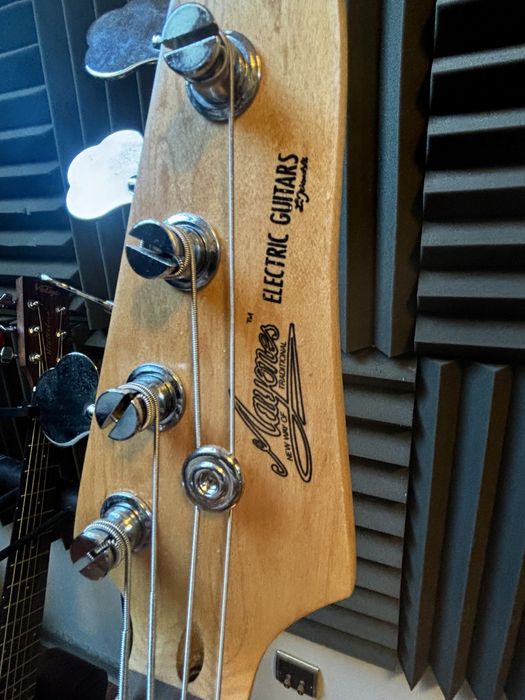 Gitara elektryczna basowa