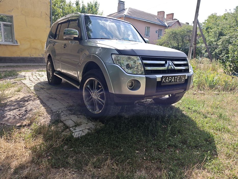 Продам mitsubishi pajero wagon 4