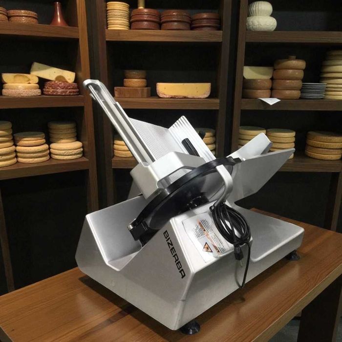 Krajalnica do wędlin i serów Bizerba BJ2015 GSP HD