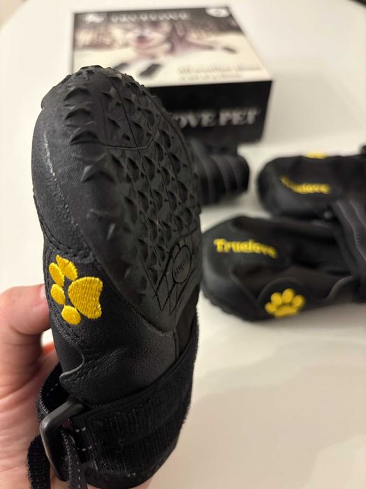 Buty dla psa Truelove Travel trekkingowe wodoodporne czarne roz.7 NOWE