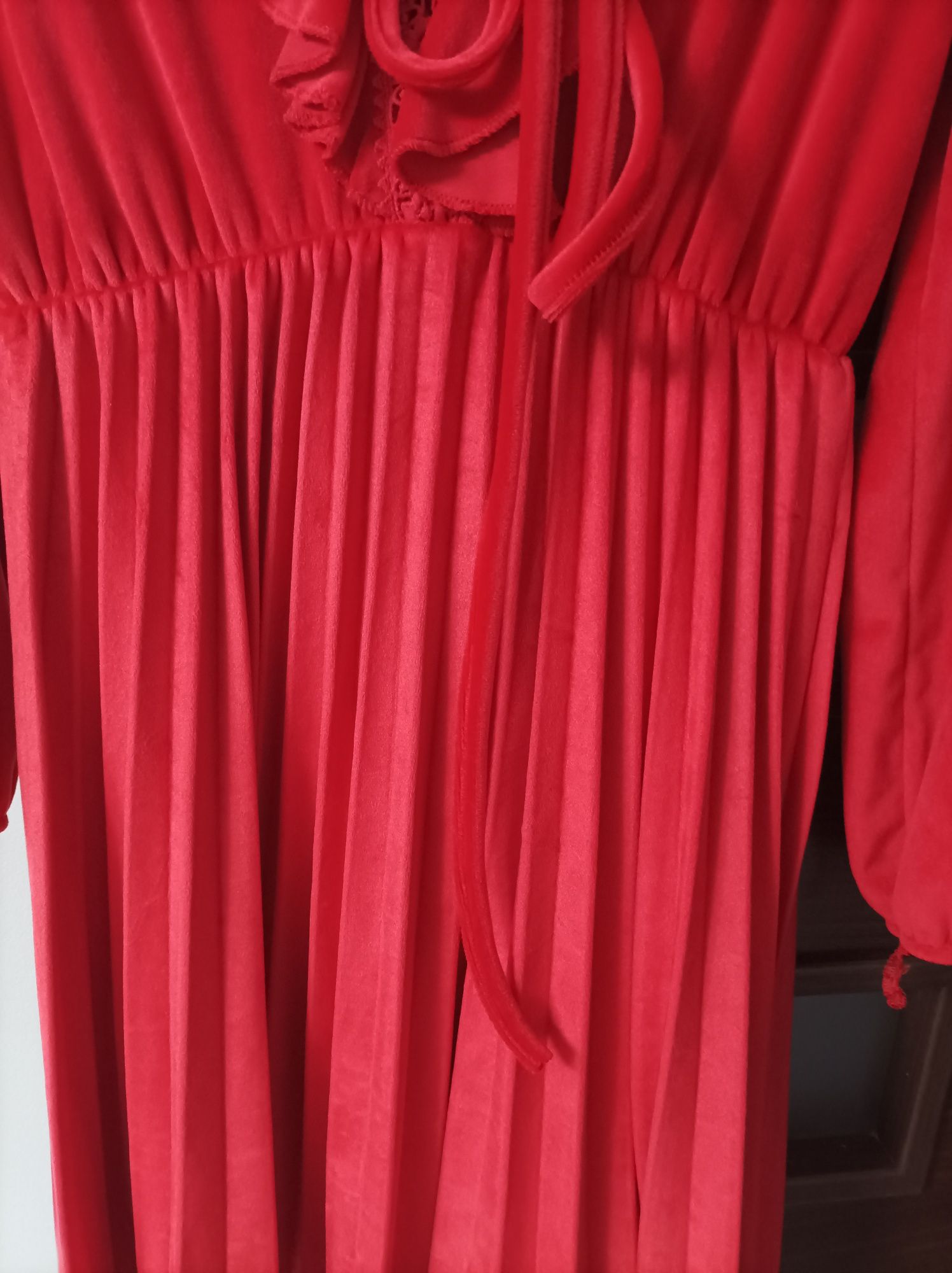 Sukienka czerwona uniwersalna