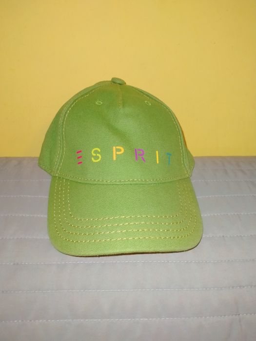 Czapka ESPRIT jak nowa