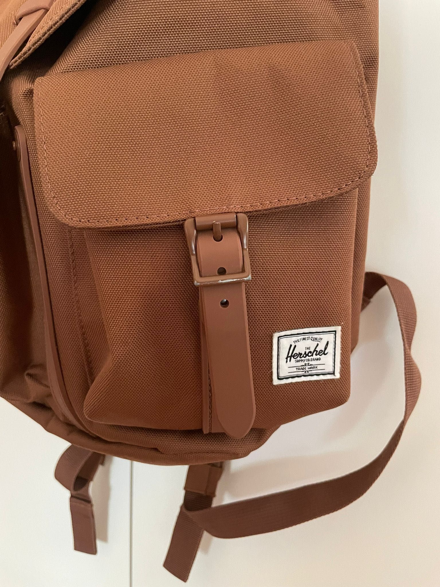 Mochila Herschel castanha pequena