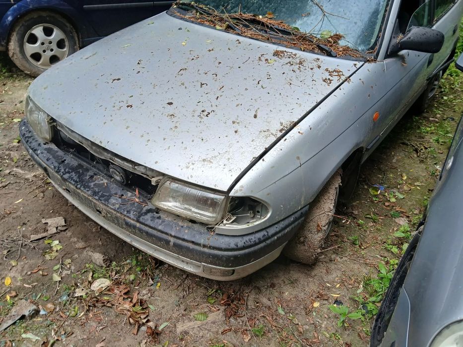 opel astra F HB Z147 silnik 1.6 8V X16SZR skrzynia ML5 napęd sanki belka wahacz wahacze zacisk