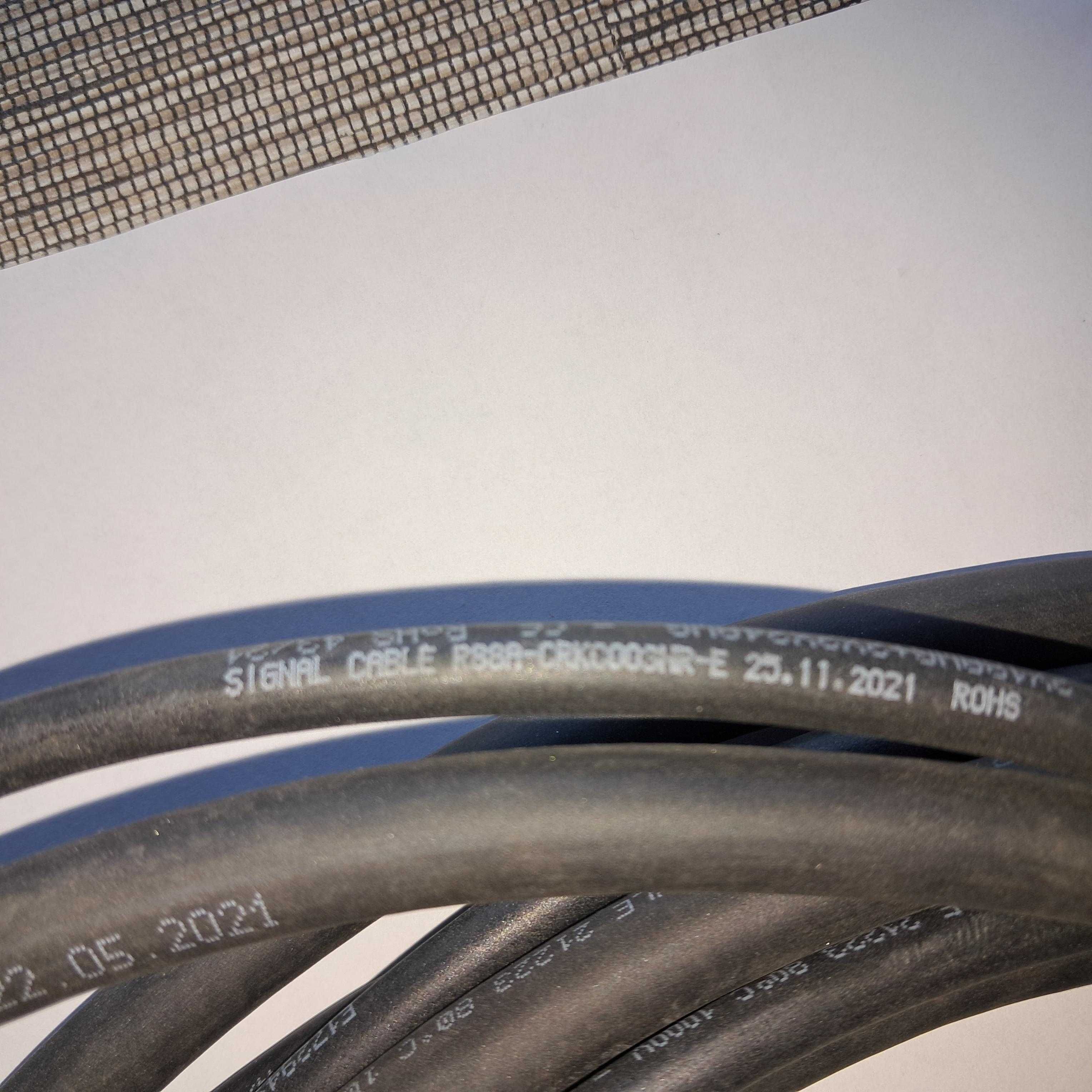 Kable do serwonapędów OMRON R88A-CA1E005BF-E i R88A-CRKC003NR-E