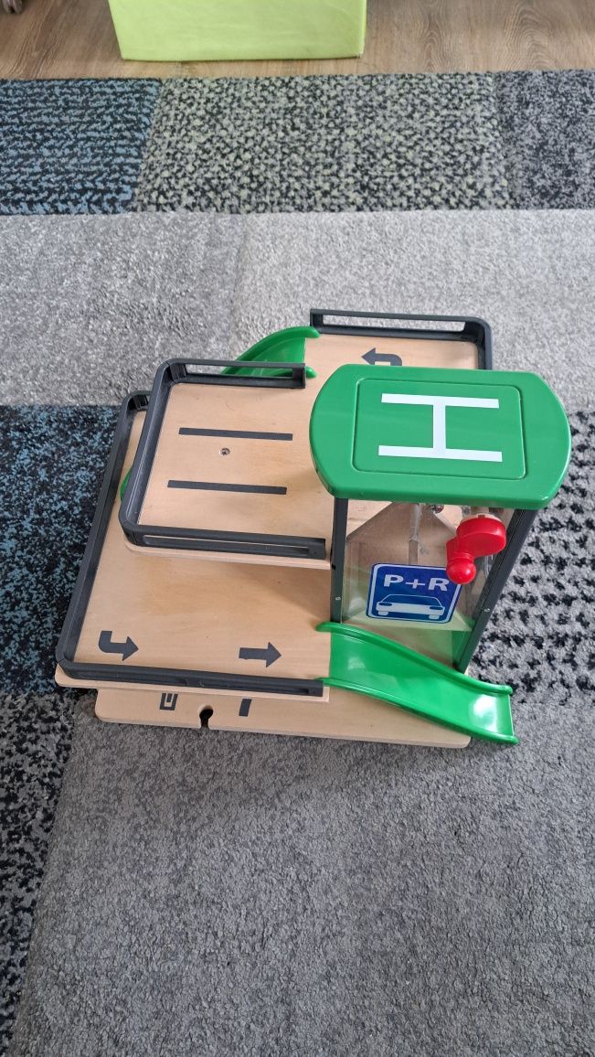 Drewniany parking garaż z windą do torów lidl playtive tory