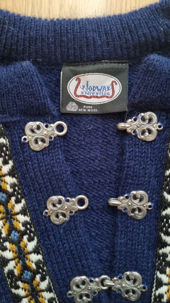 Piękny sweter norweski
