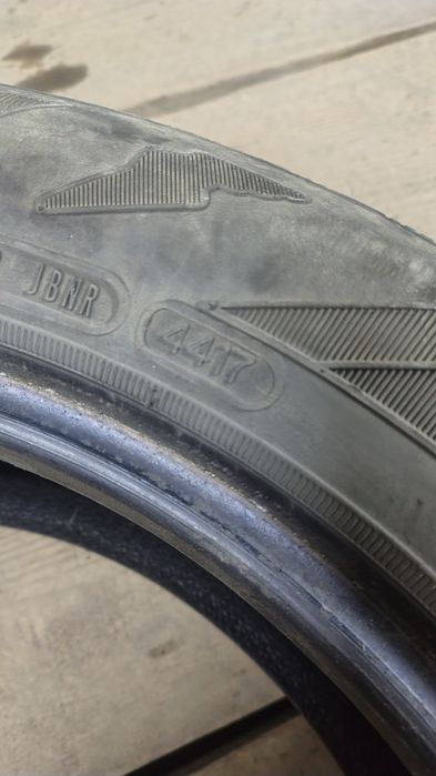 Одна шина R17 215x55 Good Year Assurance