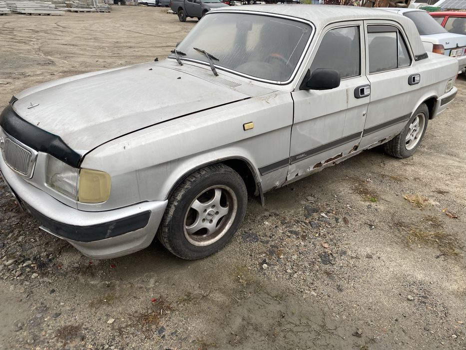 Волга 3110 на ходу з газом