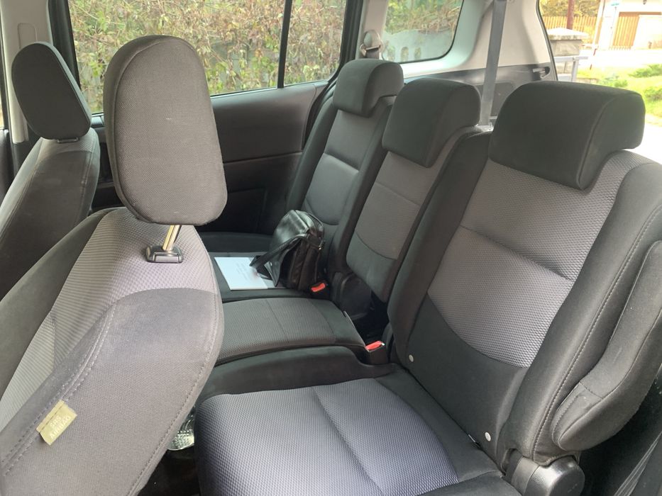 Продам автомобіль Мазда