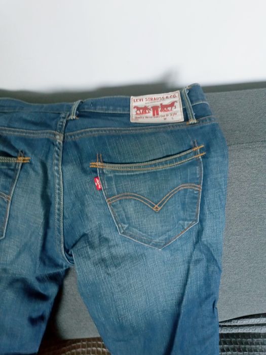 Jeansy meskie granat slim Levis Strause 30\34WL