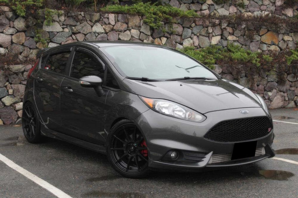 Ford Fiesta ST      2016