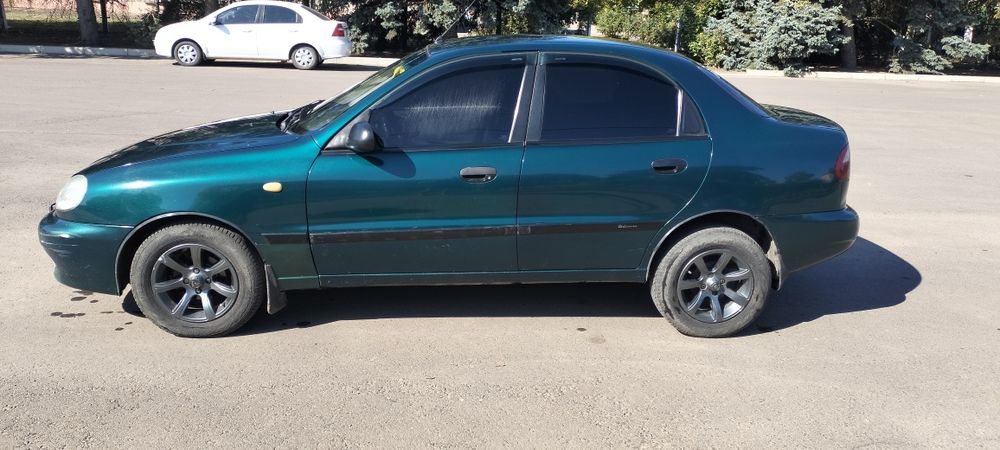 Део Ланос продаю